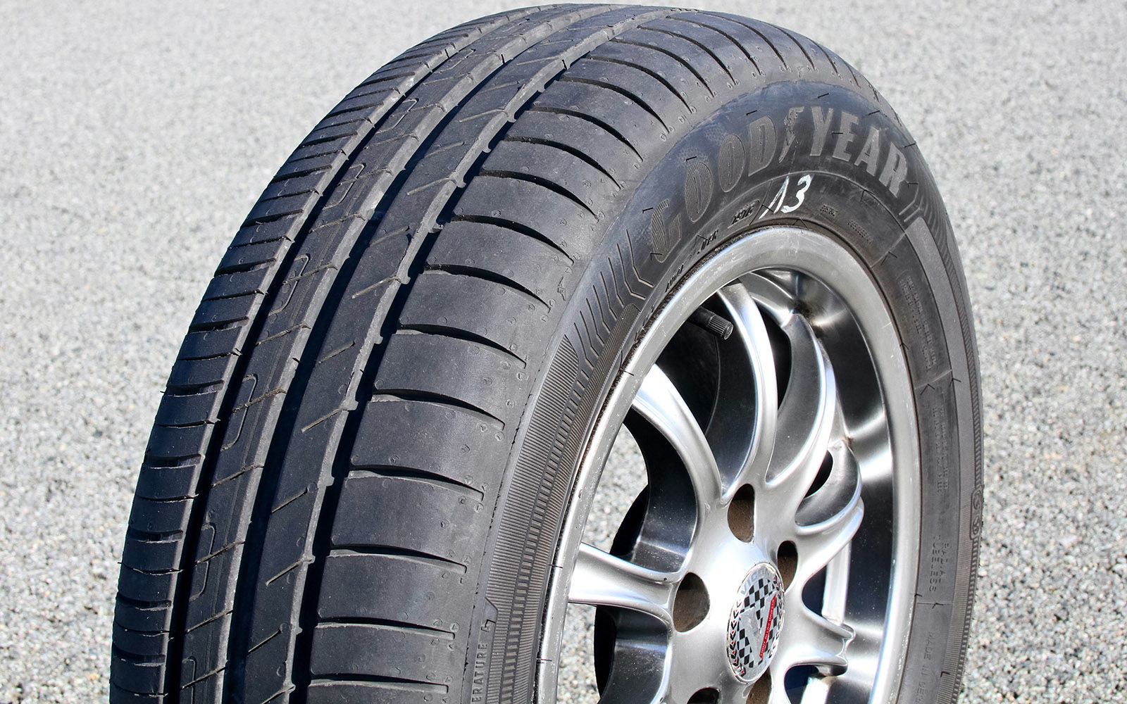 Goodyear EfficientGrip Compact – лучшие шины для езды в дождливую погоду